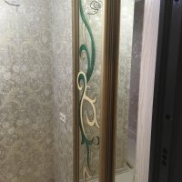 Шкаф-купе зеркало с витражом в прихожую