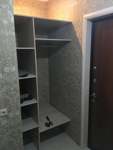Шкаф-купе зеркало с витражом в прихожую