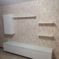 Стенка белого цвета