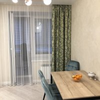 Кухня до потолка без ручек