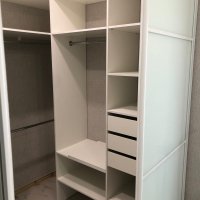 Угловая гардеробная комната