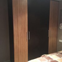 Корпусный шкаф черный+ламинированное дерево