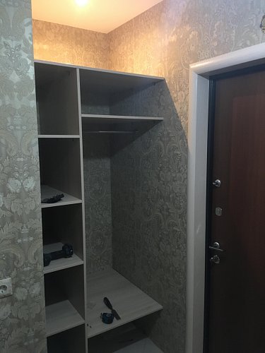 Шкаф-купе зеркало с витражом в прихожую