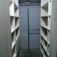 Узкая гардеробная акация лейкленд