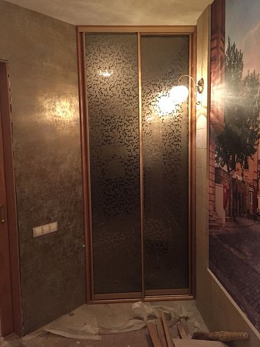 Узкий шкаф в прихожую зеркало с узором