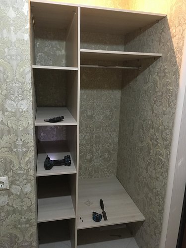 Шкаф-купе зеркало с витражом в прихожую